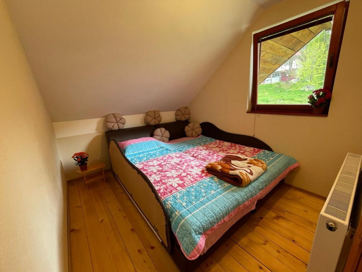 Hotel Family Owned Self Sufficient Eco Farm Tara à Pljevlja Extérieur photo