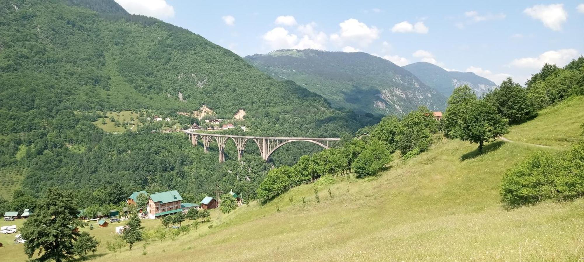Hotel Family Owned Self Sufficient Eco Farm Tara à Pljevlja Extérieur photo